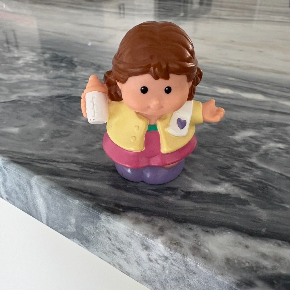 Vintage Fisher Price Little People‎ Mom Linda Mother Figure Baby Bottle Burp